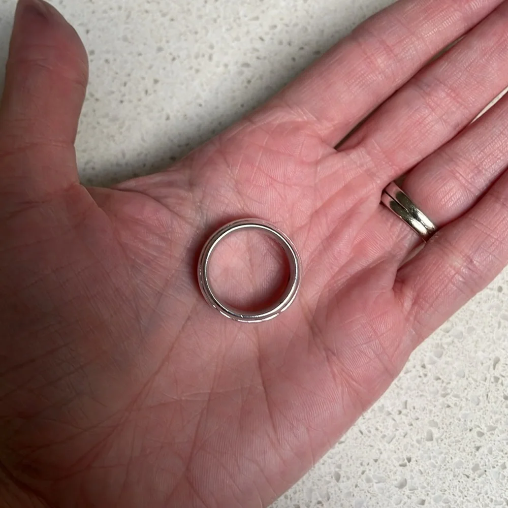 Vintage 925 sterling silver Mexico 1/2” wide band ring size 7